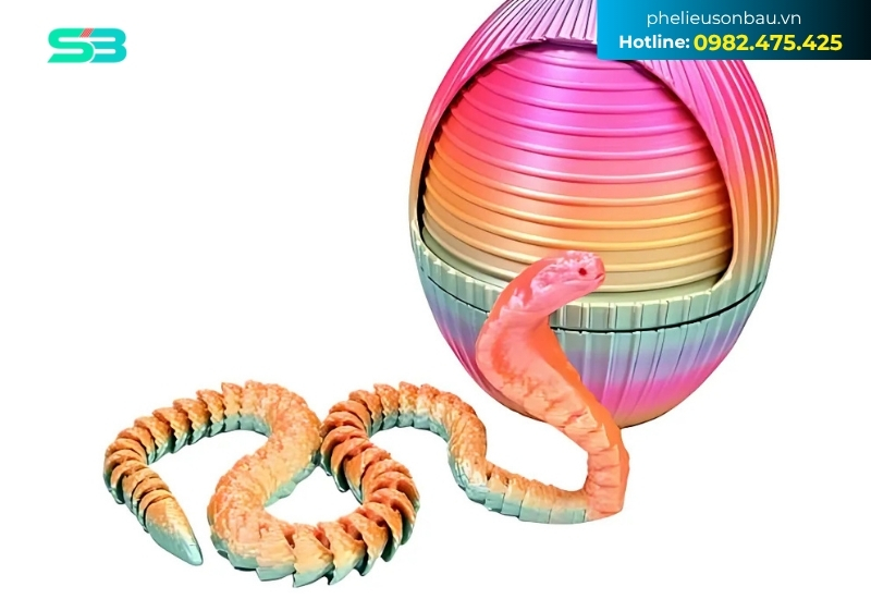 Rắn đồ chơi được làm từ vỏ trứng Rắn đồ chơi được làm từ vỏ trứng