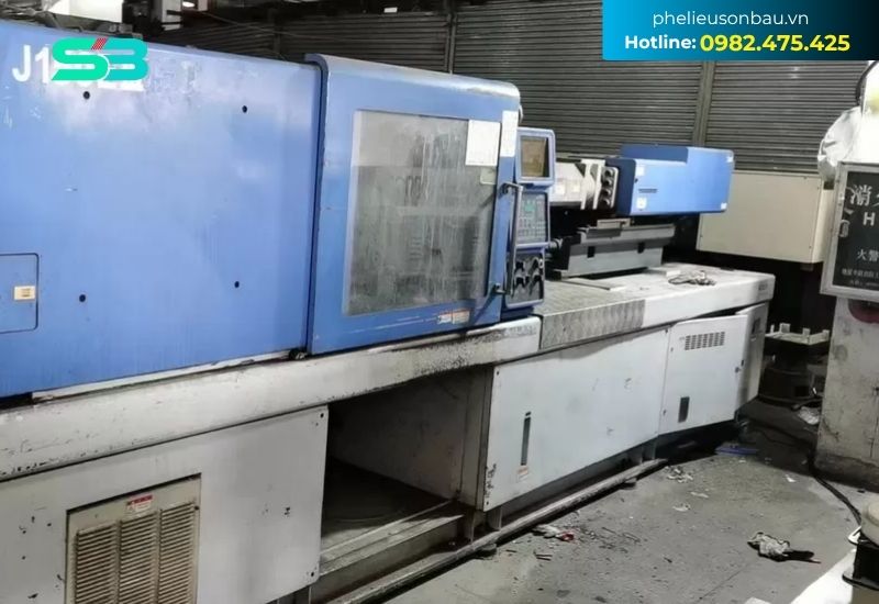 máy ép nhựa cũ được thu mua tại nhà máy sản xuất