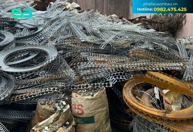 Phế liệu Sơn Báu thu mua các loại thép sắt có cạnh tranh