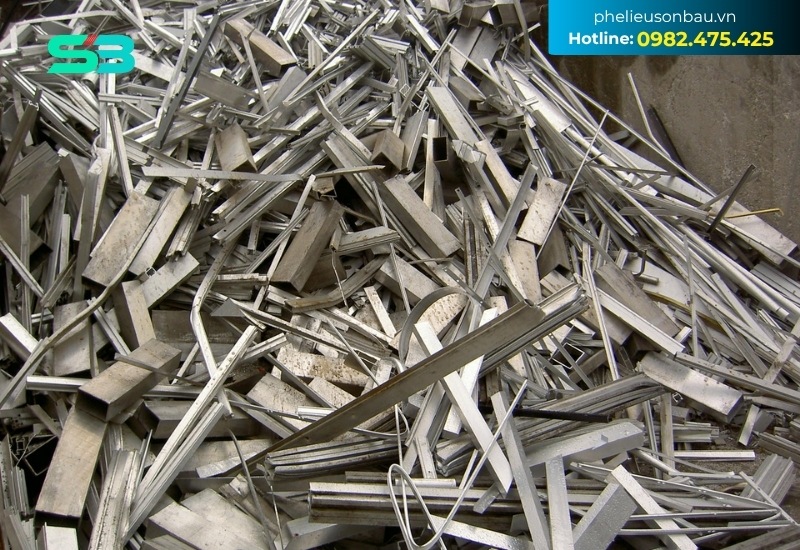 Inox là loại phế liệu có giá trị được Phế Liệu Sơn Báu thu mua chuyên nghiệp tại khu vực Tân Thành