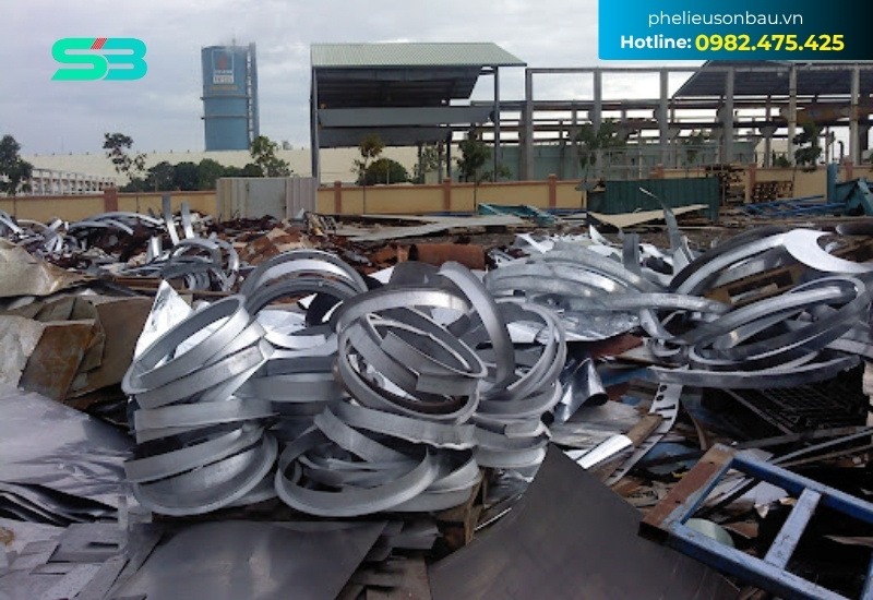 Phế Liệu Sơn Báu chuyên thu mua các loại phế liệu inox tại thị xã Dĩ An với giá cao