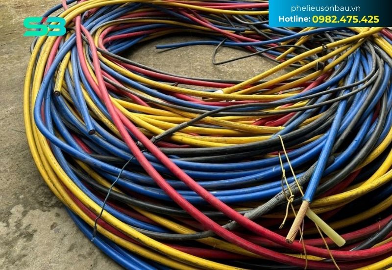 Phế liệu Sơn Báu thu mua dây điện cũ tại khu vực Trảng Bom với giá cạnh tranh