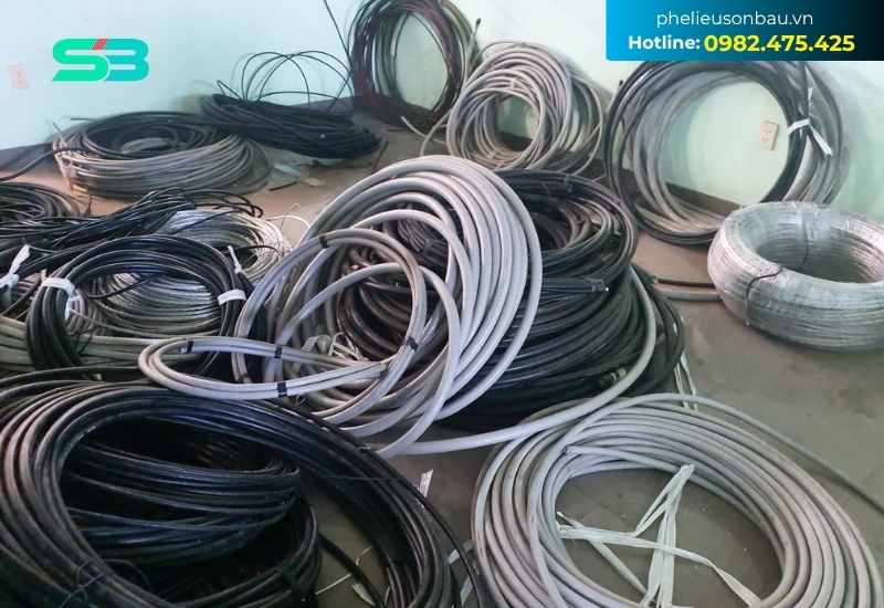 Dây điện cũ là loại phế liệu có giá trị được Phế Liệu Sơn Báu thu mua chuyên nghiệp tại khu vực Tân Thành